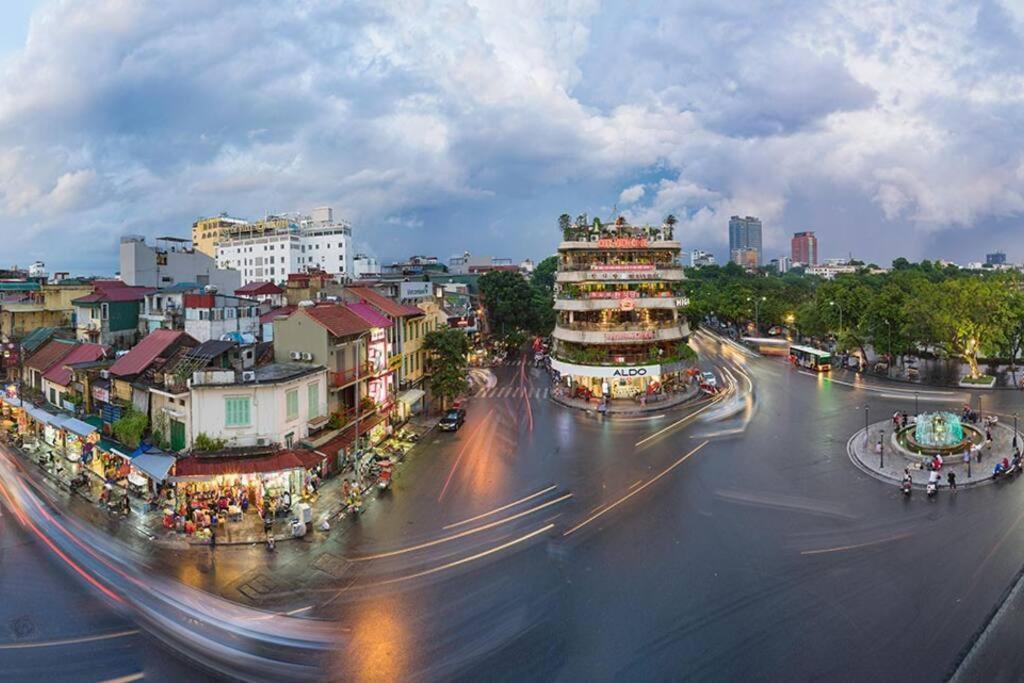 Apartment Art Boutique Duplex 2br Bathtub Wifi Netflix Hanoi