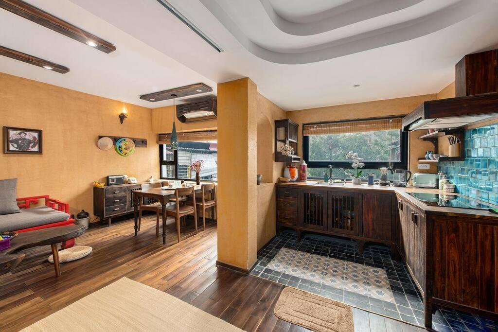 Art Boutique Duplex 2br Bathtub Wifi Netflix Hanoi