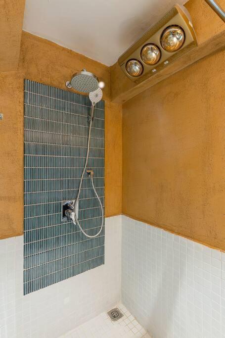 Art Boutique Duplex 2br Bathtub Wifi Netflix